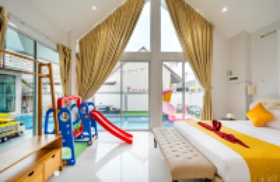 M4 Billion Pool Villa Cha-am