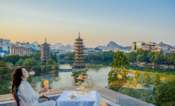 Venus Royal Hotel (Guilin Elephant Trunk Hill Sun and Moon Twin Towers)
