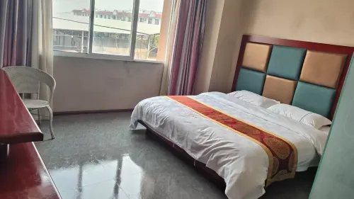 Gengma Longfeng Hotel - 2-نجوم