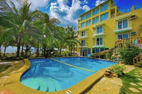 Crystal Shore Beach Resort Powered by Cocotel Hotel di Bagac