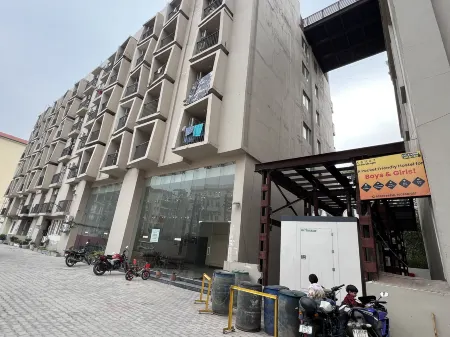 Golden Punjabi House Отели в г. Мохали