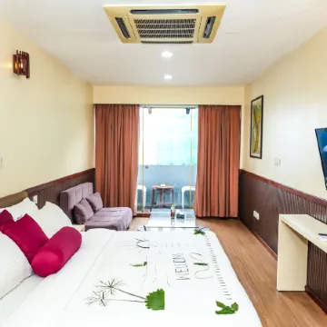 Beehive Central Отели рядом с достопримечательностью «Grand Friday Mosque»