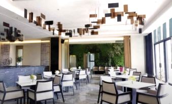 Luozhou Song Yun Seaview Hotel (Yangjiang Hailing Island Minjie Golden Coast Store)
