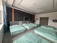 Ruiji Express Hotel - parking