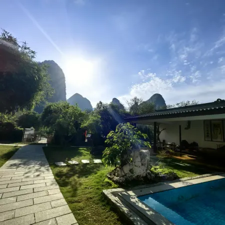 Yayuan Private Hot Spring Vacation Apartment (Yangshuo Yulong River Jiuxian Wharf)