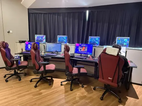 Xiangyu E-Sports Hotel (Baolong Plaza)
