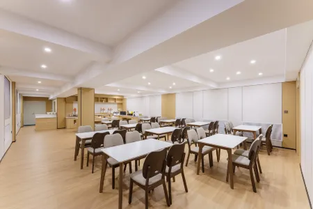 Yilong Ruiyun Hotel (Fushun Branch)