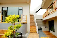 暖香屋·Meet陽光小院美宿（特克斯八卦城店）