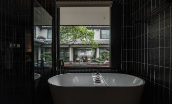 The Silver Line Linden Centre