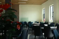 Surprise Hotel (Tangbula Mengkete Scenic Area)