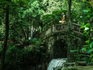 Celestial Cave Manor· Twin Dragon Cave Stream Rafting Private Onsen Retreat