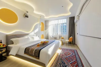 Tuke China Light House Hotel