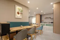 Youyou E-sports Hotel (Taiyuan University of Technology Metro Station Branch)