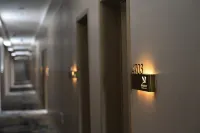 Yazhu Light Luxury Hotel