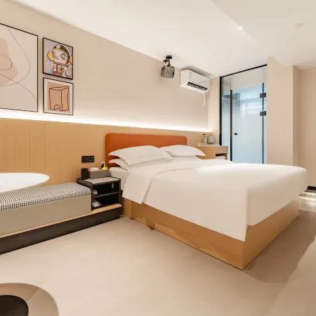 Cheng Xiaocheng Homestay (Hefei Huaihe Road Pedestrian Street Yintai Center)
