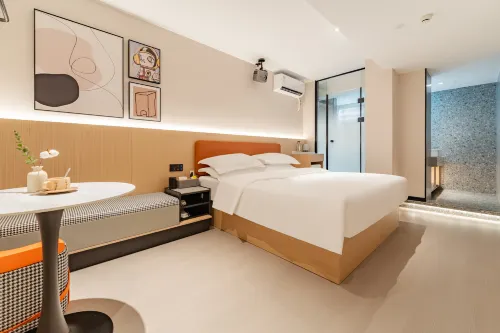 Cheng Xiaocheng Homestay (Hefei Huaihe Road Pedestrian Street Yintai Center)