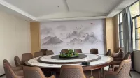 The Heart of Jiuling Mountain Resort Hotel Hotels in Jing'an
