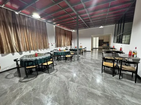 Bugui Hotel Отели рядом с достопримечательностью «Xiaofeng Scenic Area»