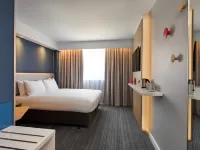 Holiday Inn Express LONDON - LIMEHOUSE by IHG Hotels near London Velopark