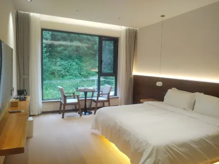 Wenchuan Wolong Shiguang · Xingchen Homestay Отели рядом с достопримечательностью «Wolong China Giant Panda Garden Shenshuping Base of CCRCGP»