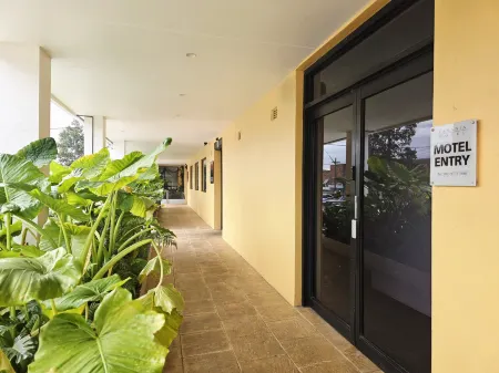 Panania Hotel Sydney Отели в г. Лукас Хайтс