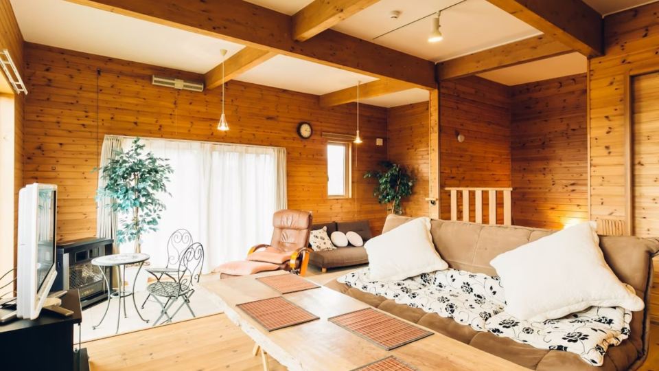 Lake Toya Private Log House