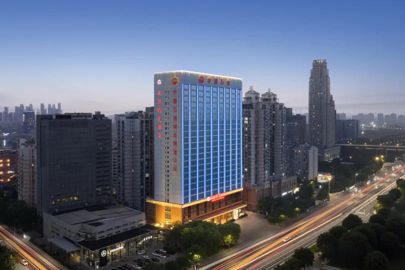 Soluxe Hotel