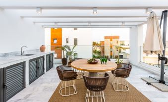 SOFIA Luxury Residence - Premium Apartments with Pool & BBQ, Rooftop Terrace, 5 Min to Sea