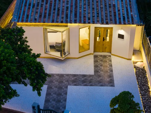 Jinglun Courtyard Vacation Apartment (Beihai Yintan Avenue)