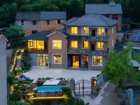 Tonglu Cloud Pavilion Homestay (Yaolin Fairyland OMG Heart Racing Park) Hotels in Tonglu