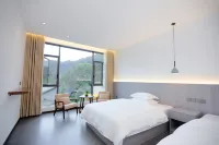 Emeishan Yishan Guiyin Hotel (Qingyin Pavilion Scenic Area) - New