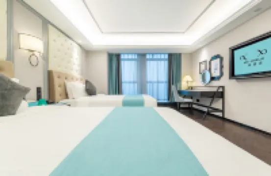 Xana Hotelle（Fengcheng High-speed Railway Station Longrun City Plaza）