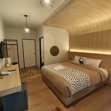 Polkadot Cafe & Hotel