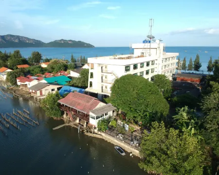 Golden Beach Boutique Resort Hotels in Prachuap Khiri Khan