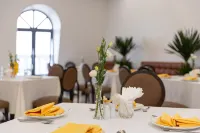 Adamo Hotel Hung Yen - Free Daily Access To The Jimjilbang - servizio colazione