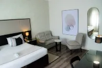 Cresta Churchill Hotel