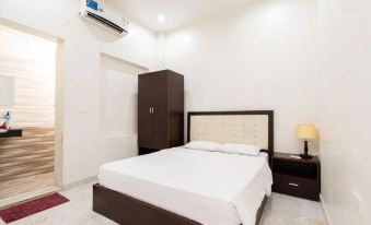 Merry House Bach Duong