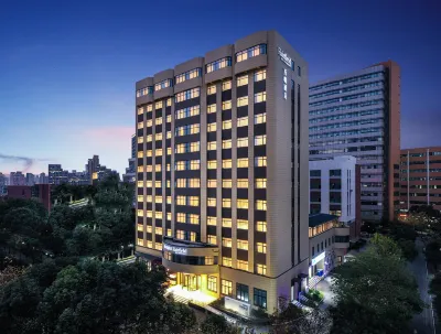 Fairfield by Marriott Shanghai Pudong Central Hotel berhampiran Anliu Bridge