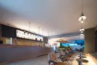 Yihe Junyue Resort Hotel - bar