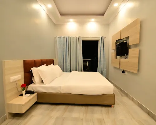 Hotel The Lake Castle Near Kanke Dam, Jharkhand