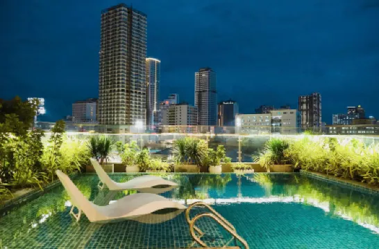 Em Oi Boutique Hotel Hotels near i resort