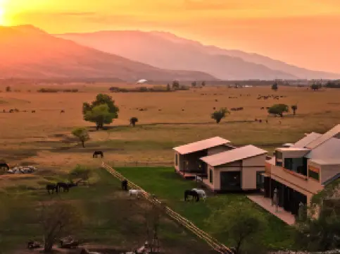 Trip.com Group Country Retreats (Nalati Spruce Hidden Lodge Joint Resort)