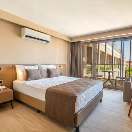 Prive Suite Side & Spa - Adults Only 16 Plus