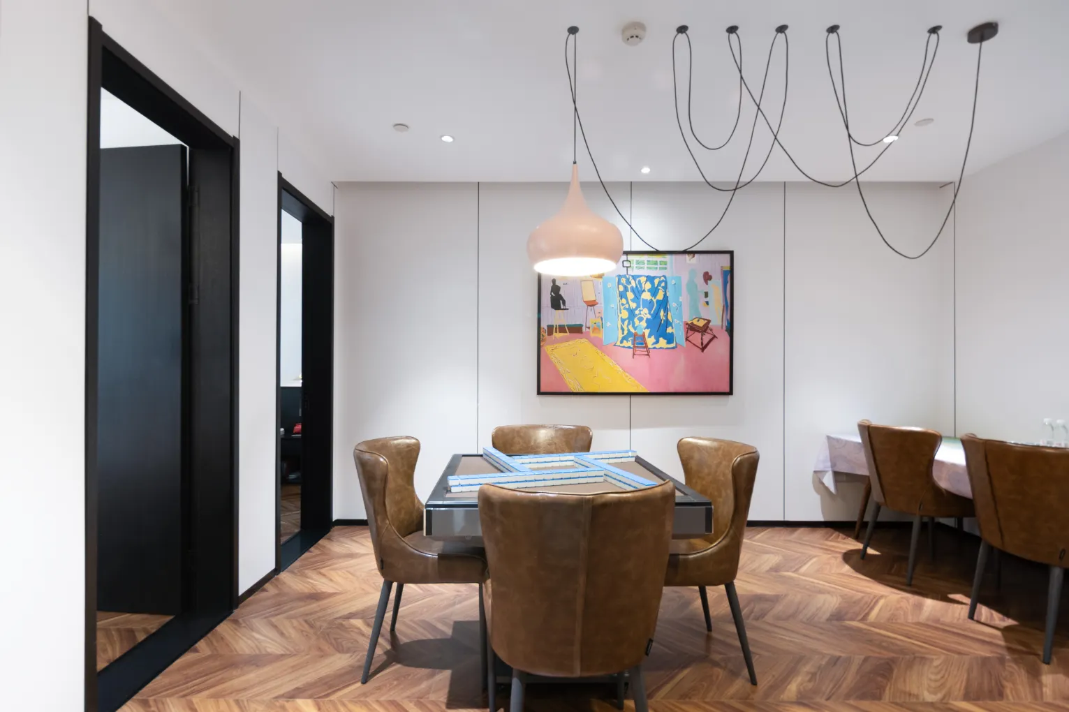 HÉONIC HOTEL & SUITES - Exclusive 2-3 Bedroom Family Suites+Curated Itineraries+Cat Coffee Zimmer Photos