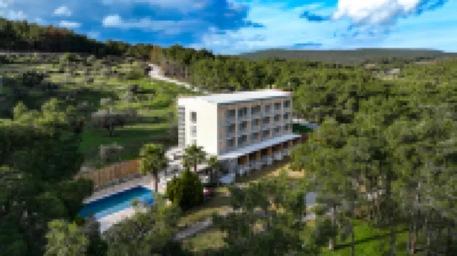 การ์ยา โรโม โรงแรม