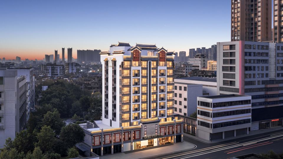 Jieyang Jinxianmen Atour Hotel
