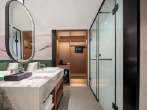 Boxi International Hotel (Dongyang Woodcarving Town Baolong Plaza)
