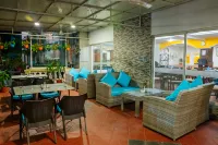 Waterfront Resort by KGH Group - Frühstück