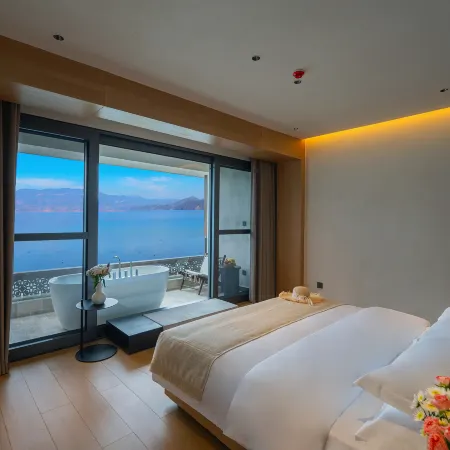 Lugu Lake Qingchen Huyao Lake View Resort Manor (Daluoshui Branch)