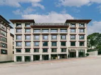 Nyingchi Motuo Lianhua Park Atour Hotel
